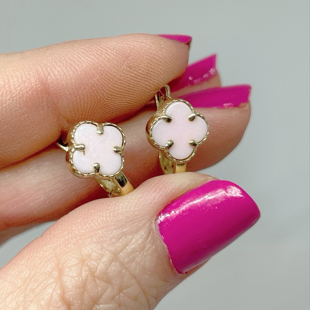 14k Gold Flower Earrings- Solid 14k Gold - per Pair